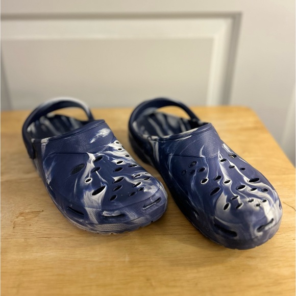 Crocs - Picture 3 of 5